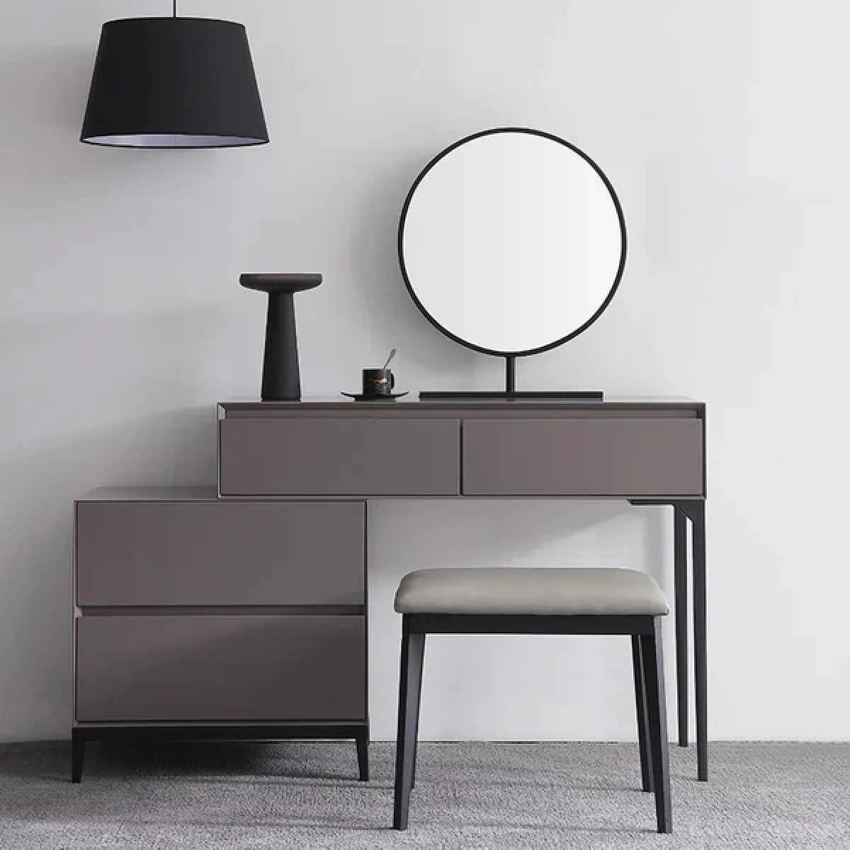 Graffie dresser - Makeup Vanity - Image 1