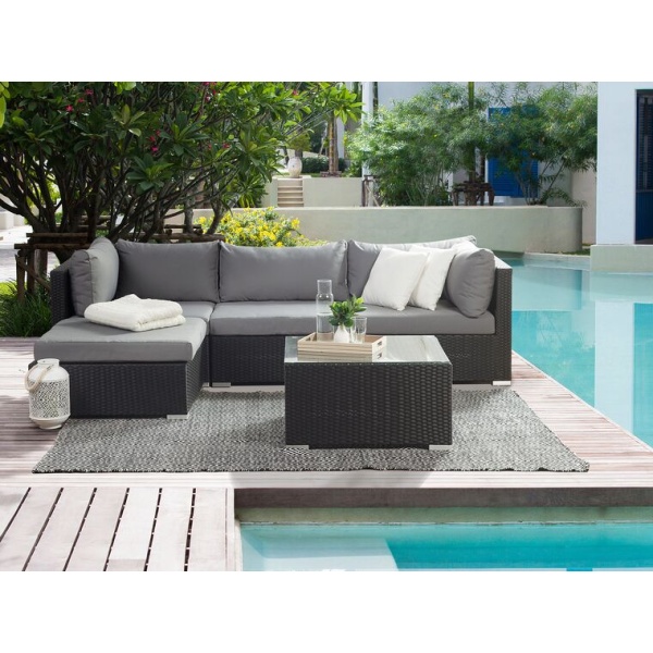VIP corner Rattan accommodates 4 people