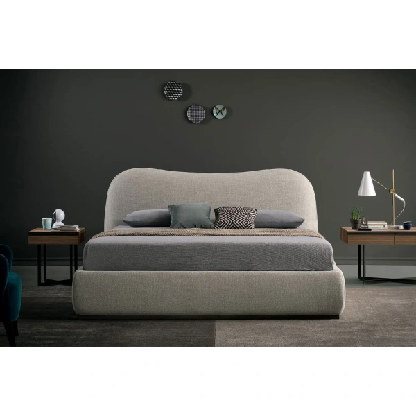 Upholstered king size bed with curved headboard With a Storage bed