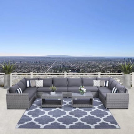 Sparta corner accommodates 10 people