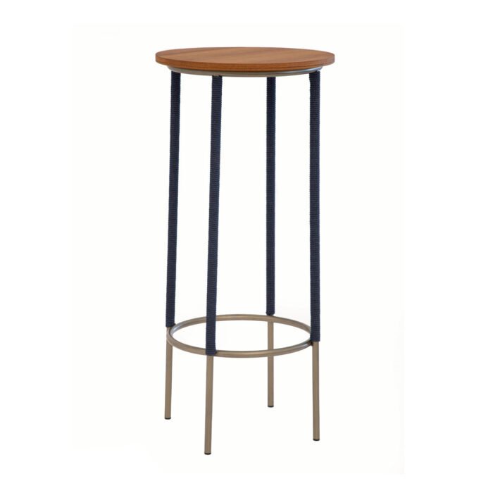 Beech wood table for outdoor decor - Image 1
