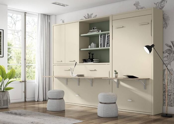 Bedroom with two folding beds - Image 1