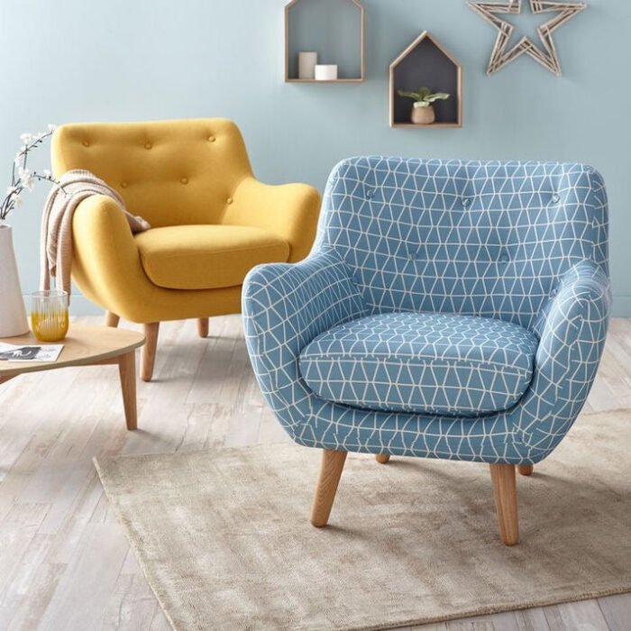 Trent Lynwood English Style Living Room - Image 14